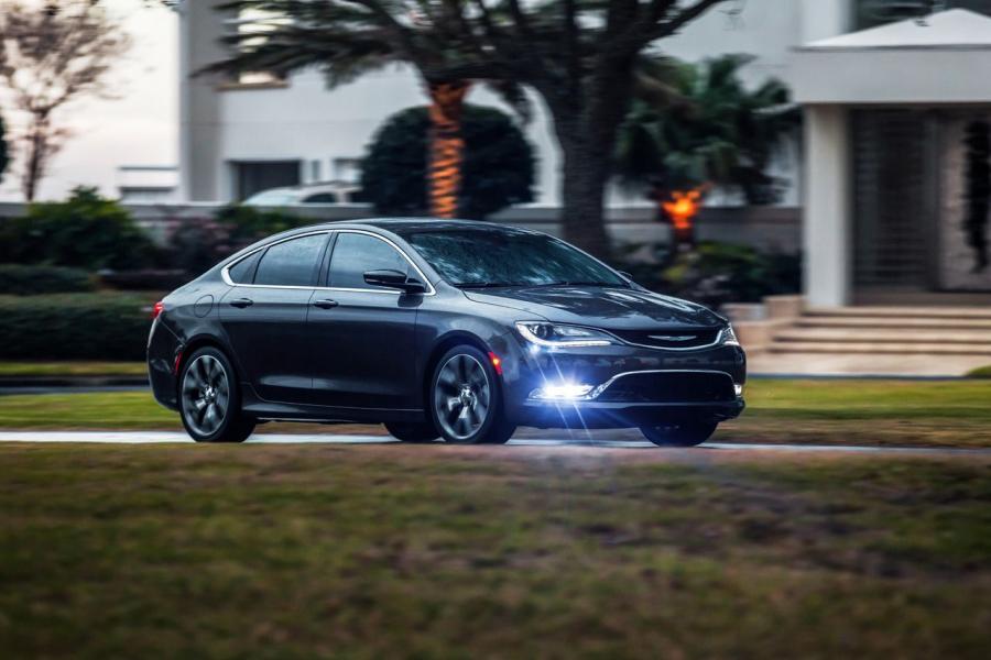  Chrysler 200 2015 года  (фото 139 из 207)